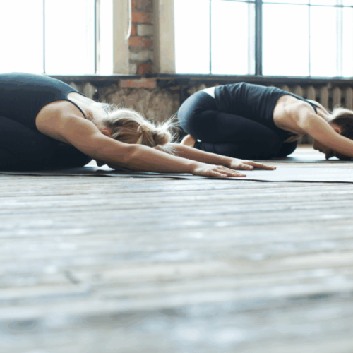 alt="Se reconnecter à soi avec le yoga et la respiration consciente"